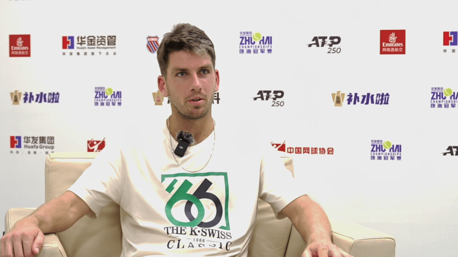 而另一边 而另一边