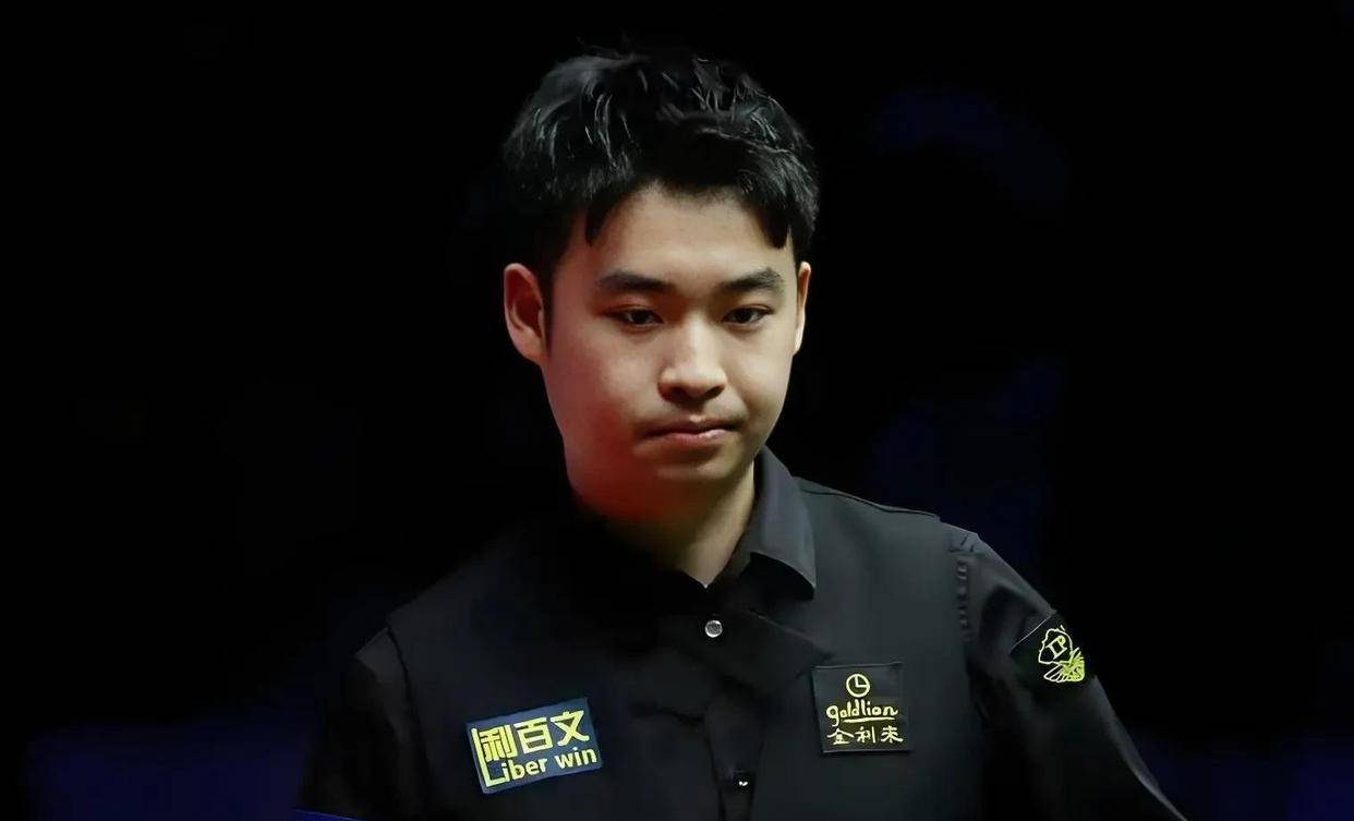 他不得不跟 他不得不跟